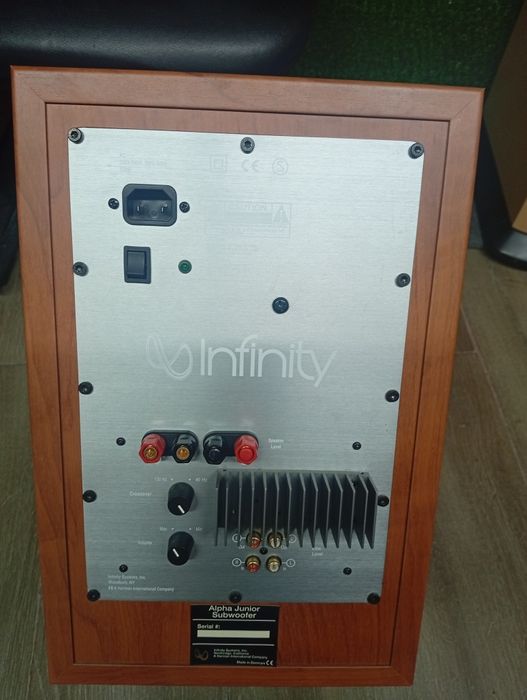 Активен субуфер INFINITY Alpha