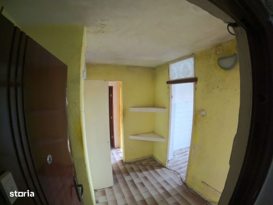 Oportunitate de Investitie: Apartament cu Doua Camere decomandat