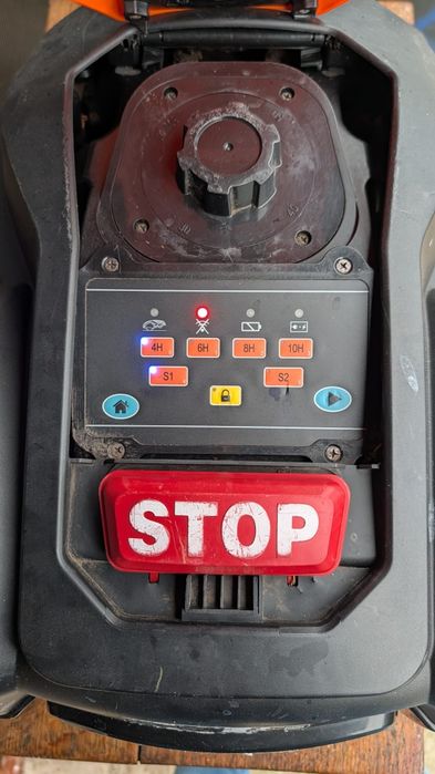 Robot tuns iarbă Yard SA650ECO