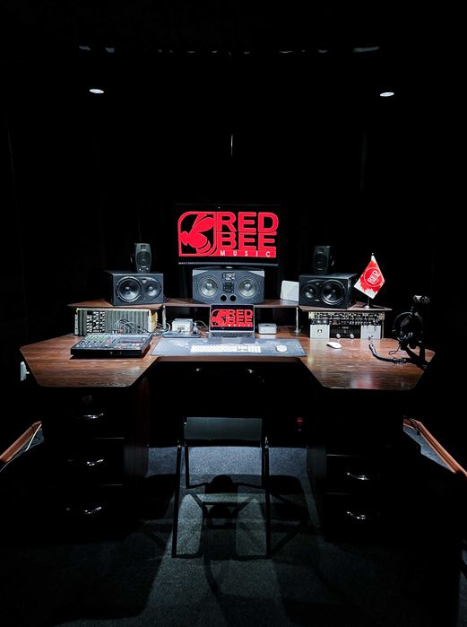 Профессиональная студия звукозаписи Red Bee
