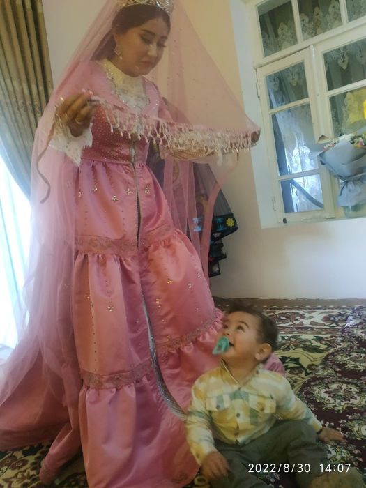 Ансамбиллар сотилади кизил анор нусха 800  розовый 700