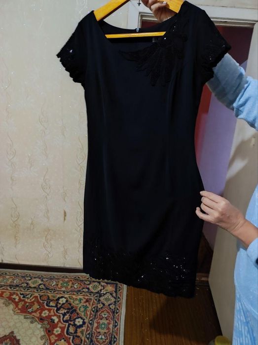 Продаю платье размер 40