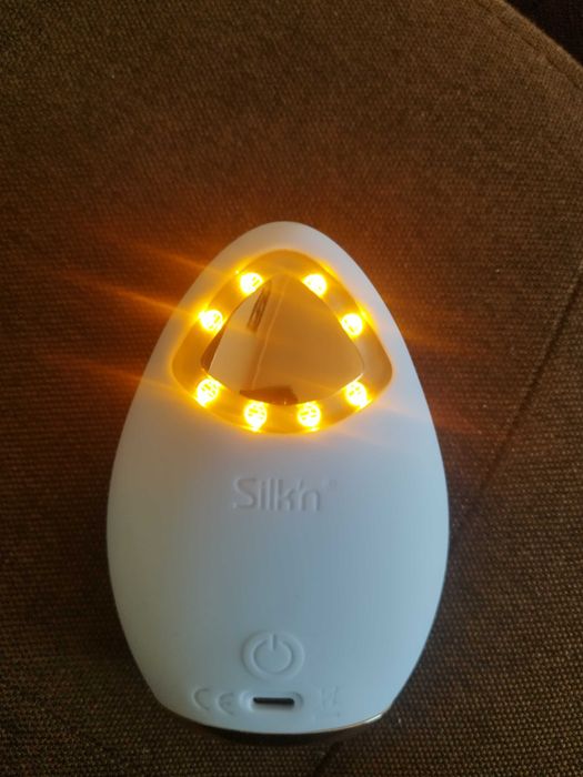 !!!НОВО!!! Четка за почистване на кожата 4 в 1 Silk'n Bright Lux с LED