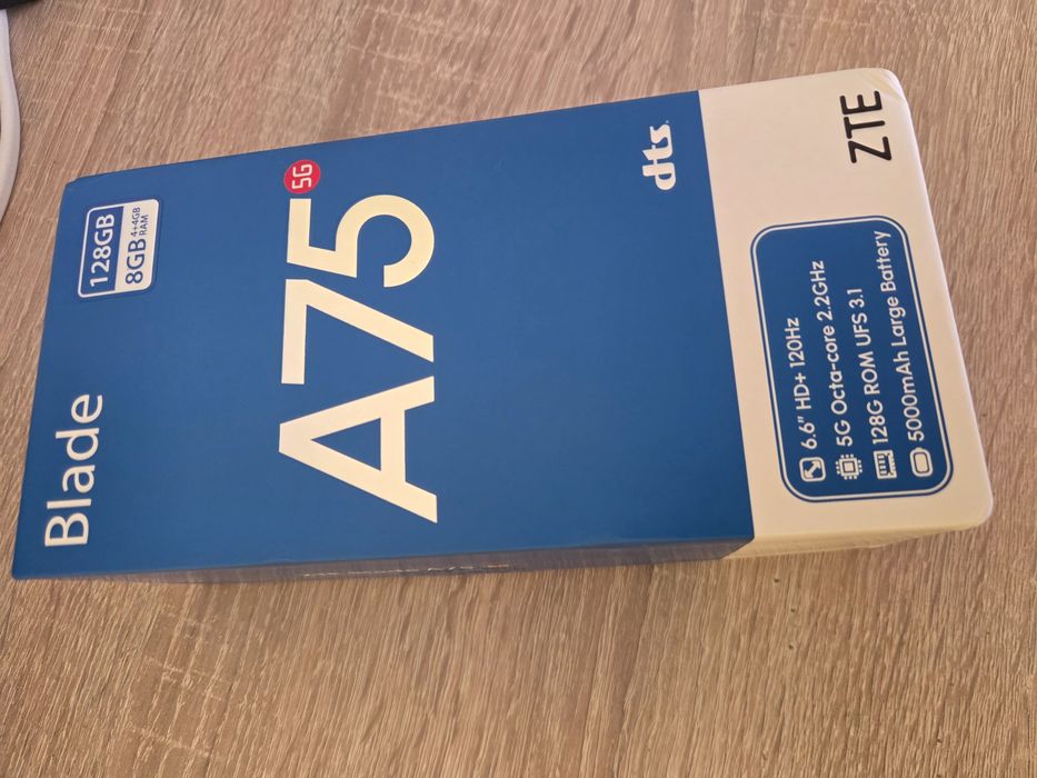 ZTE A75. С кутия.