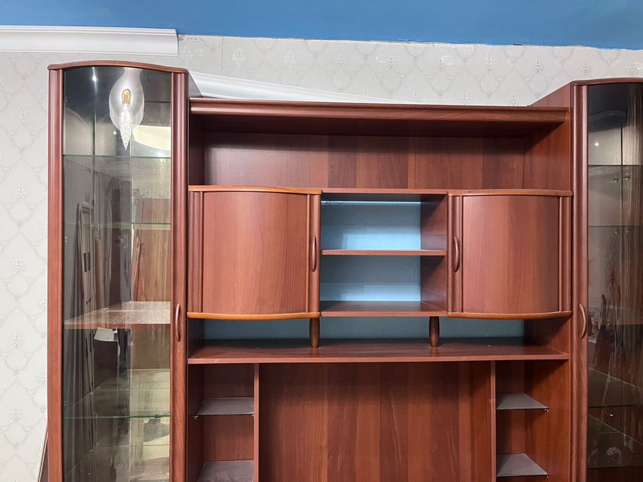 Шкаф для гостинный