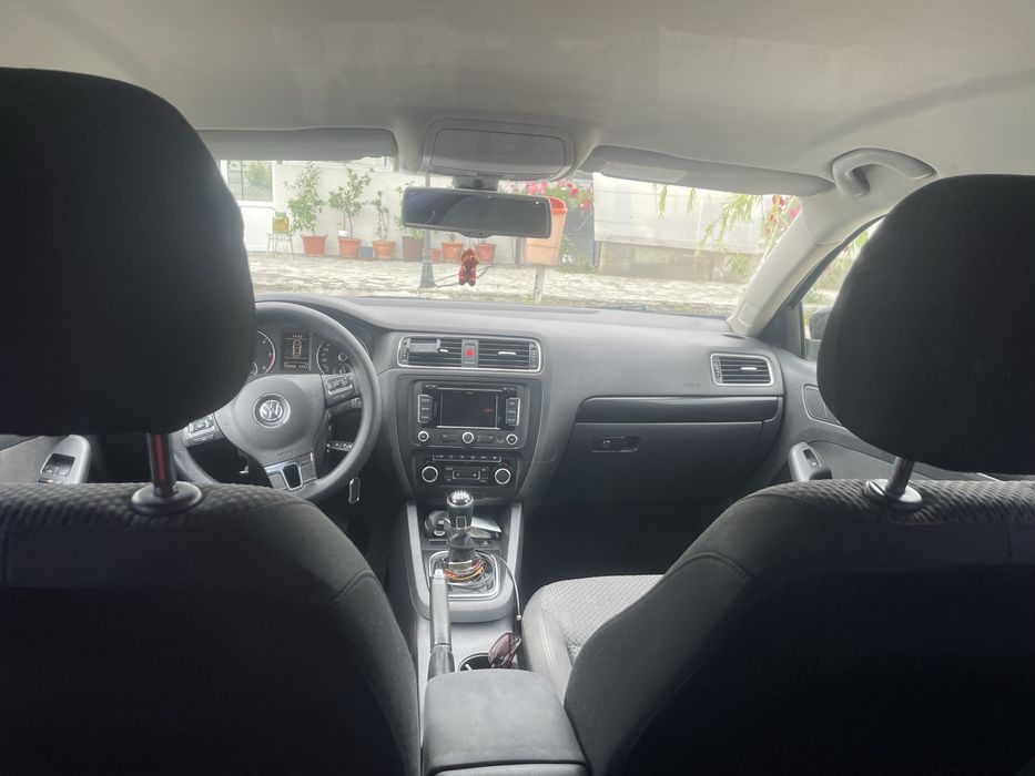 VOLKSWAGEN Jetta 2012 — imagine 5