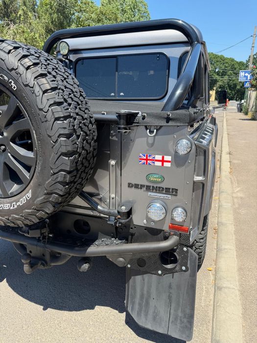 Defender 110 Kahn Project -Chelsea Trucks accept variante