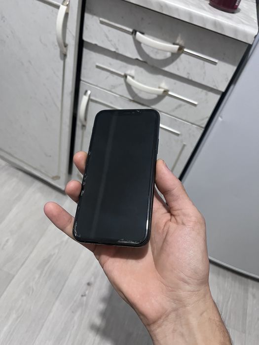 Продаю Iphone 11 pro