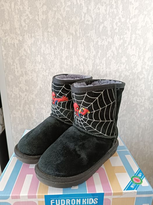 Продаются угги натуралка