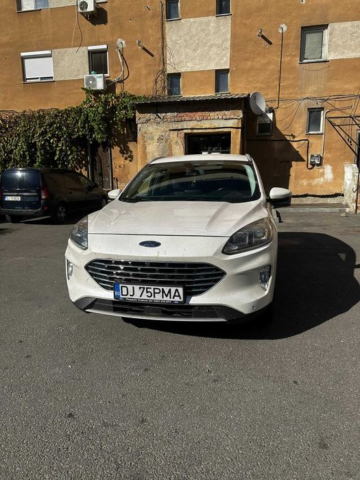 FORD Kuga 2022 — imagine 2