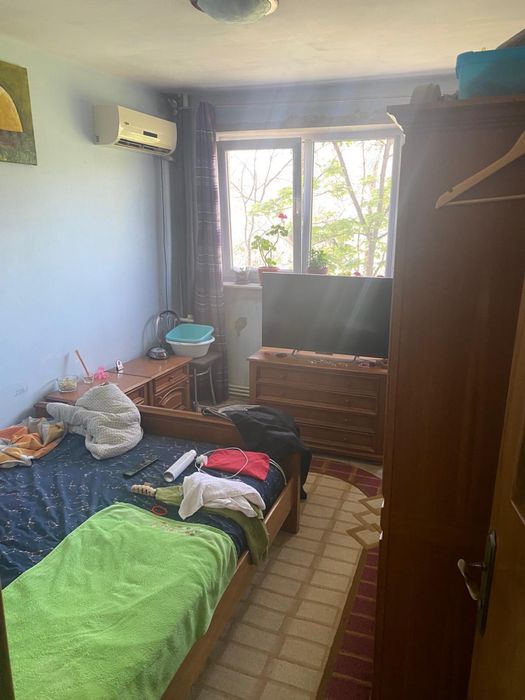 Vand apartament cu 3 camere zona abator .etaj 2 din 10 , block izolat!