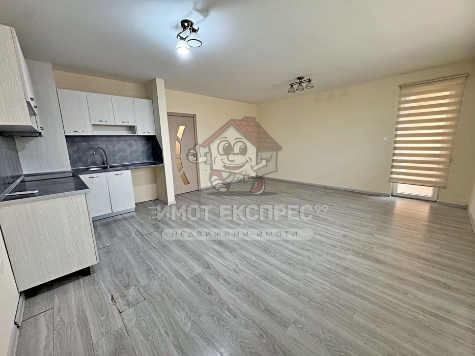 Дава се под наем Тристаен апартамент в Асеновград - 90 кв.м за 298.86 € - Снимка #1