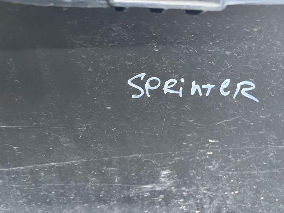 2 броя предна броня Mercedes Sprinter 2019