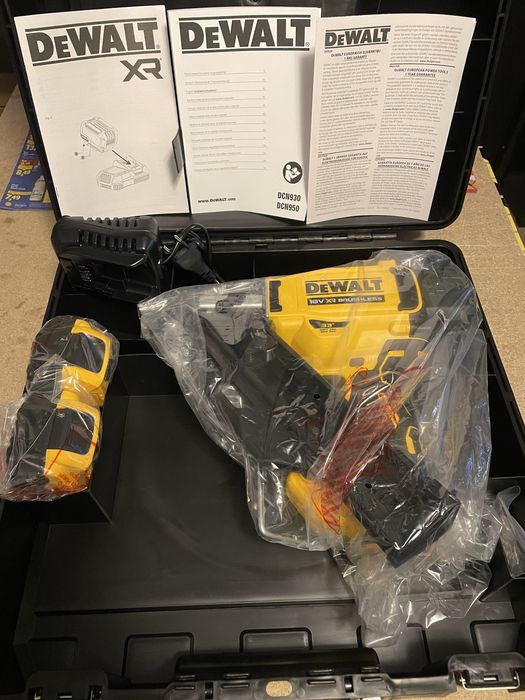 Dewalt DCN930P2-QW XR. Pistol Profesional de Batut Cuie in Lemn 90mm. Original Nou.