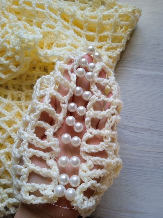 Кофточка с сердечкам из бусин