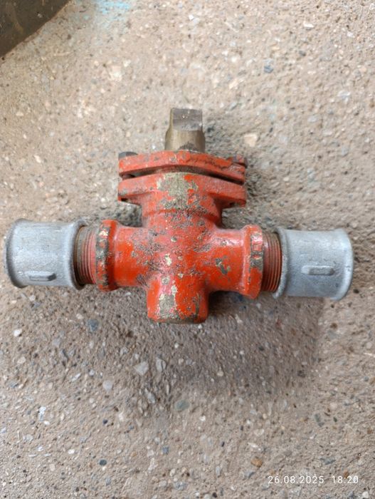 Кран 1,5 цола месингов!