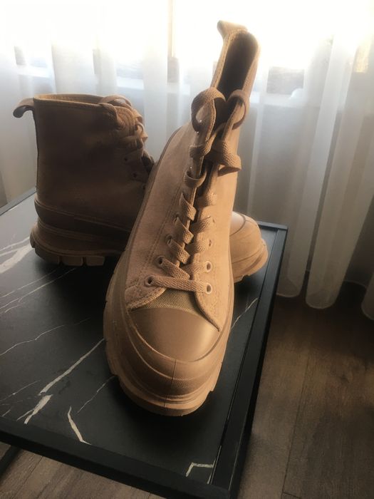 Боти , удобни и леки , много актуални, съчетават се с много цветове