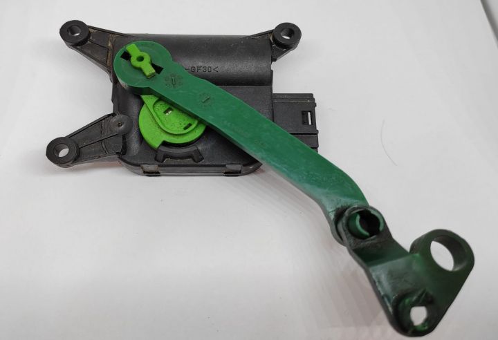 Motoras clapeta aeroterma  Bosch 0132801303 Audi A4 B6