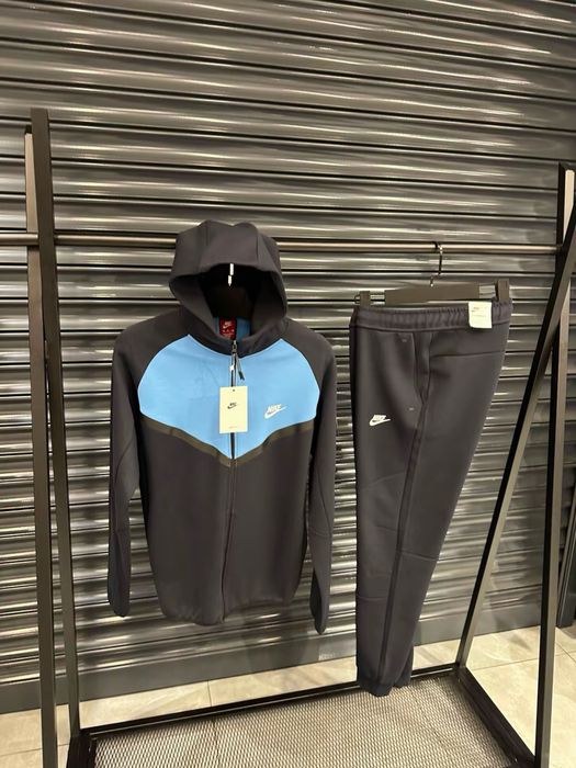 Nike tech