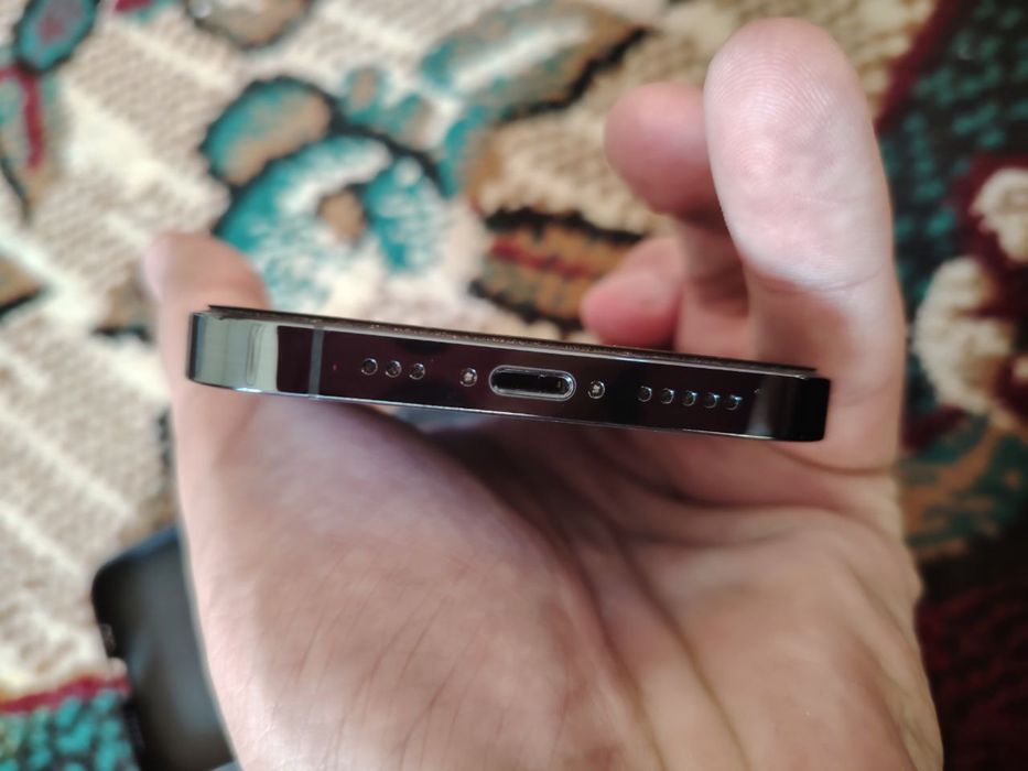 iPhone 12pro , xotira 128 , batareya holati 78% , holati ideal 10/10