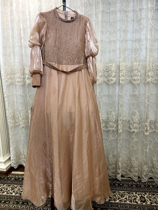 Vecherniy koylak 1 Marta kiyilgan