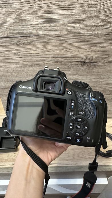 Canon 1300D + obiective 18-55, 10-15mm