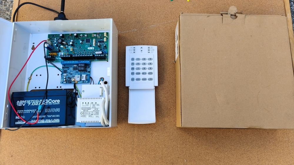 Centrala Alarma Paradox SP6000+