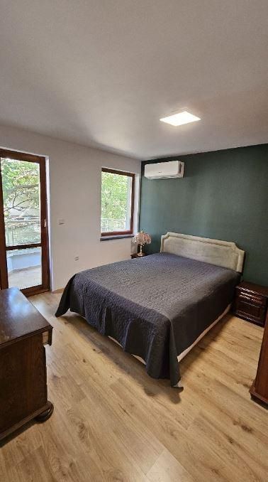 Дава се под наем Тристаен апартамент в Варна, Гръцка махала - 90 кв.м за 550 € - Снимка #4