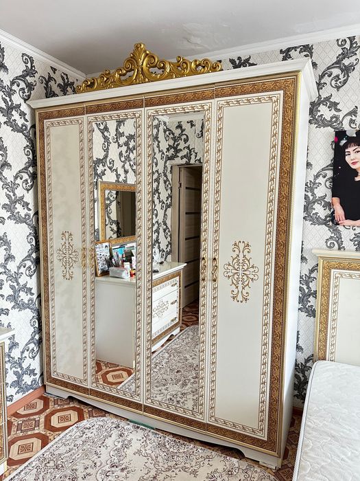 Продам спальный гарнитур