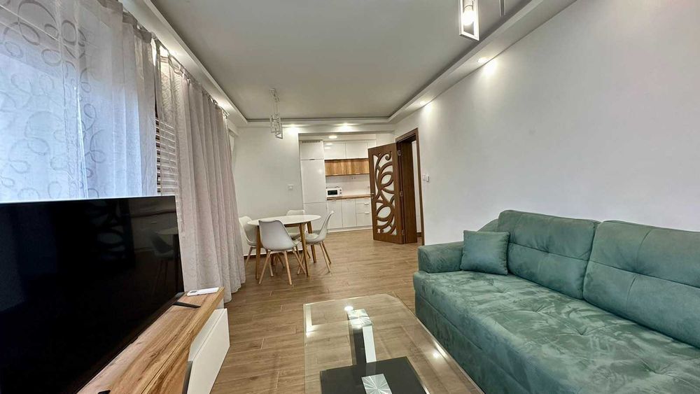 Дава се под наем Тристаен апартамент в Габрово, Център - 89 кв.м за 459 € - Снимка #1