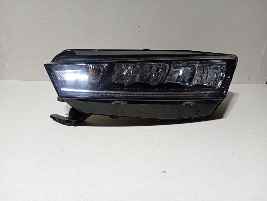 Far stânga Skoda Octavia 4 full led cod 5e4941015