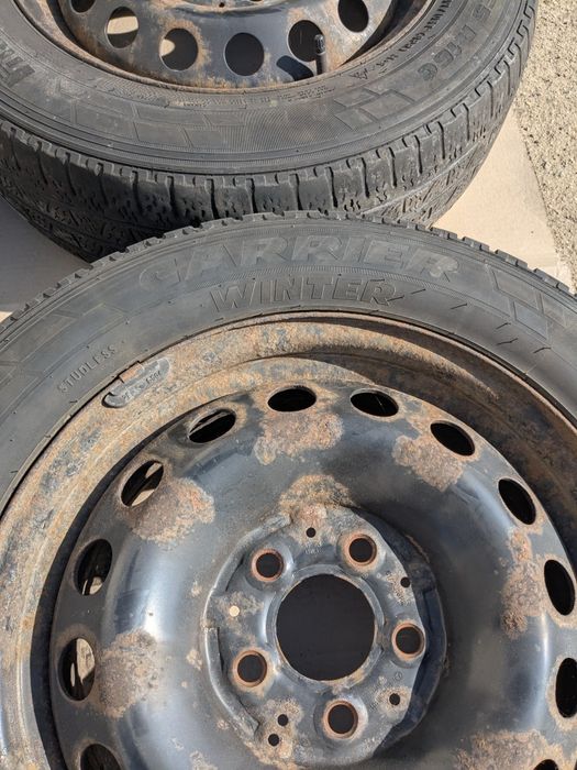 2 Jante R16C Mercedes si Pirelli 205 65 R16C (cauciucuri de iarna)