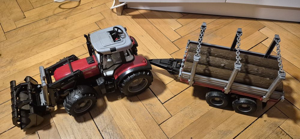 Tractor Massey Ferguson 7480 cu încărcător frontal și remorcă lemn - B