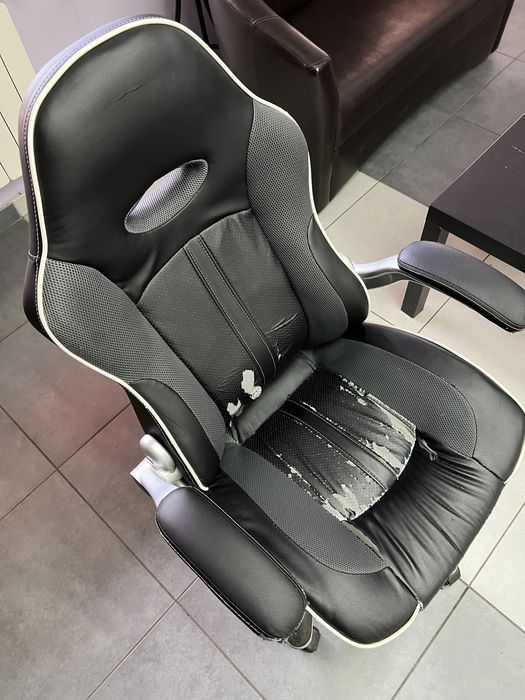 Офис столове (купувани за 160 лв/бр. Здрави, но захабени от седене)