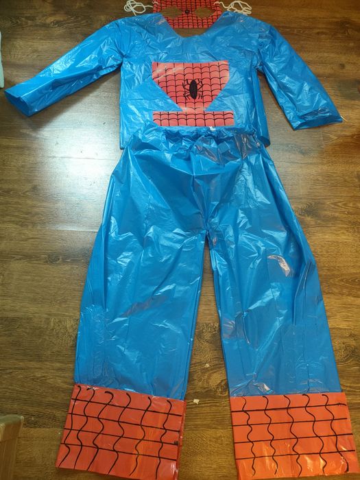 Costum material reciclabil Pompier/Politist