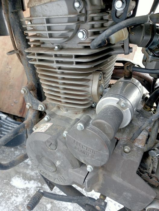 Продам мотоцикл эндуро 250 куб