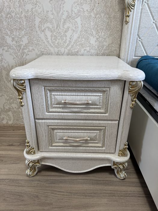 Продается спальный гарнитур