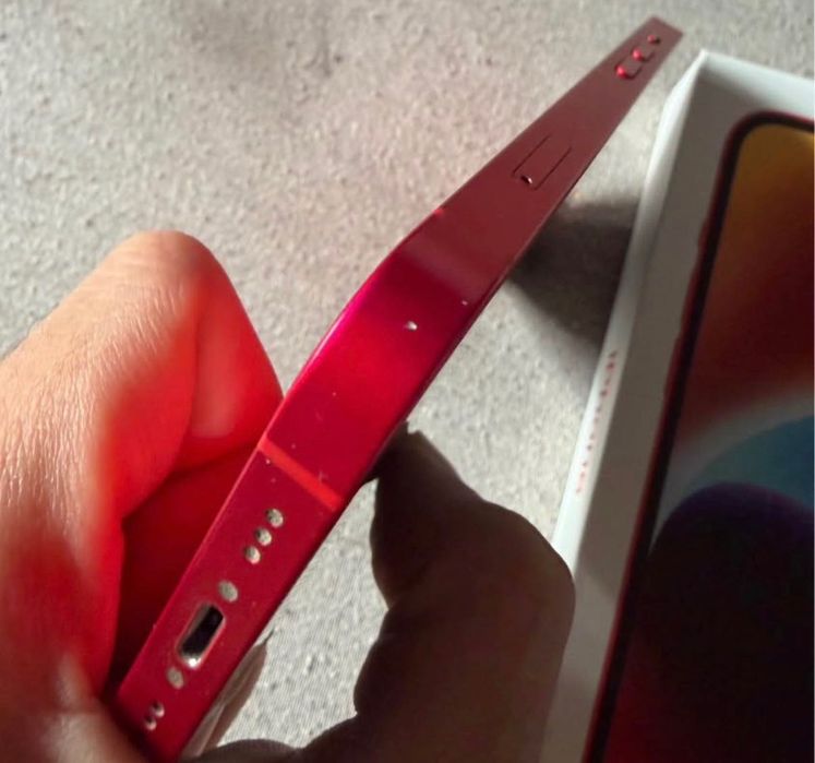 iPhone 14 product red