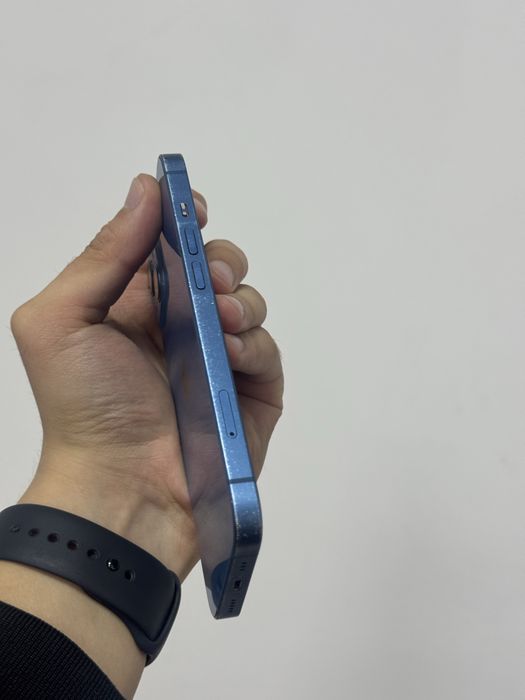 Продам Iphone 13 128