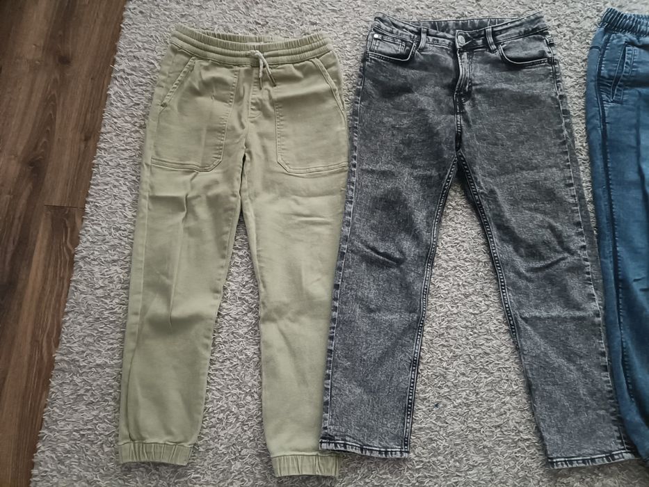 Blugi băiat mărimea 10-11 ani