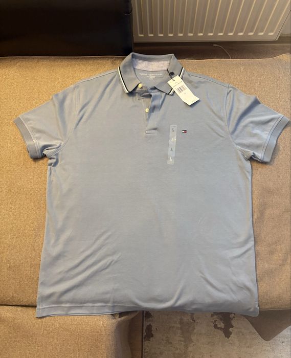 Vand tricou barbatesc ,original Tommy Hifiget