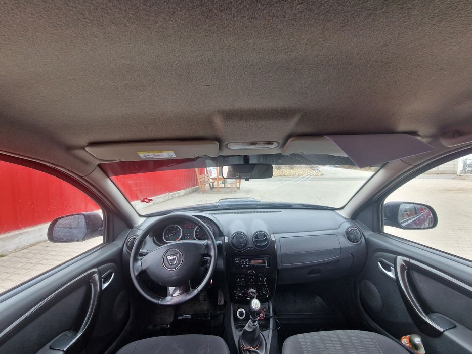 Vând Dacia duster 4x4