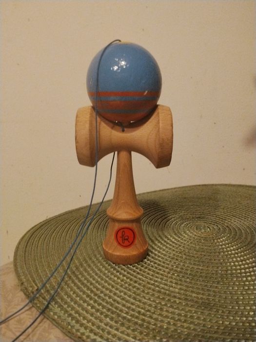 Kendama Europe semnată de Adrian Vilău