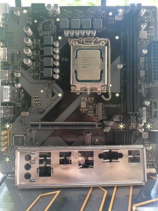 B760M E DDR5+Core i5 12400F