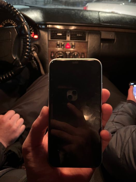 Продам iPhone 11 128GB