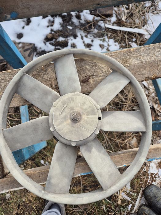 Вентилятор радиатора Гольф 3