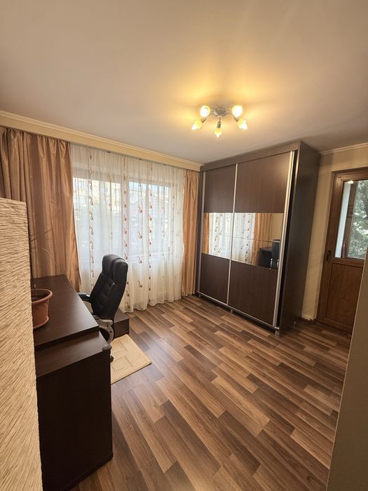 Inchiriez apartament 4 camere Ultracentral