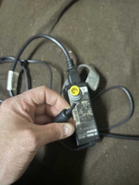 Зарядно за лаптоп леново