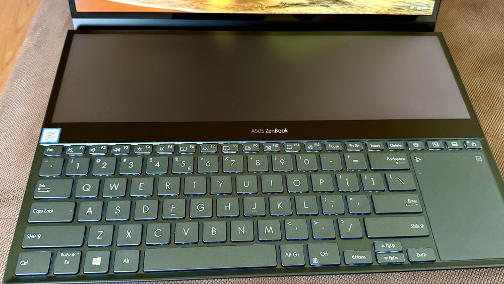 Laptop Asus Zenbook Duo