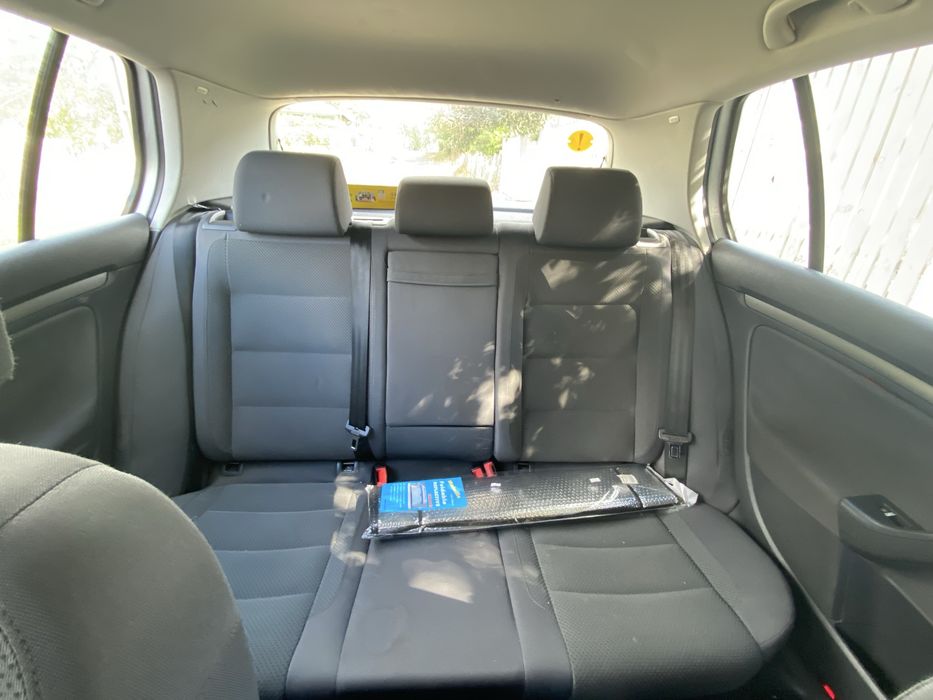 Vând Golf 5 pentru piese